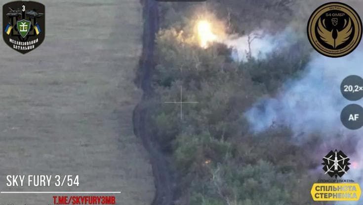 Kiev schiera i "droni drago" contro i nuovi attacchi russi: al loro passaggio lanciano getti di metallo fuso