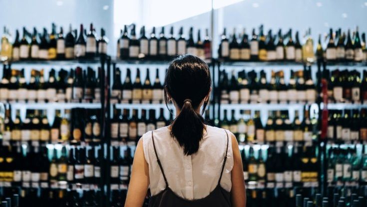 Gli italiani tagliano la spesa, anno magro per l’industria del food