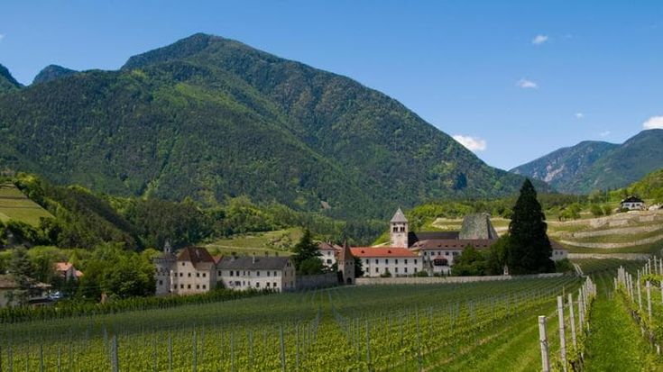 Alto Adige, tra cascate e centri storici da fiaba: la bellezza antica della Val d’Isarco