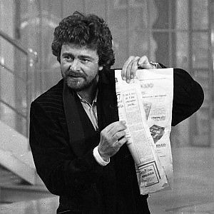 Grillo pronto ad andare da Vespa: "Gli porto un plastico, se non l'accetta mi offendo"