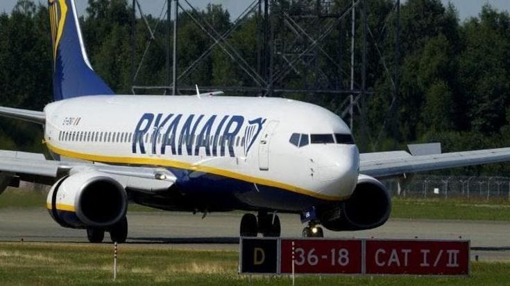 Guerra dei biglietti aerei, un punto per Ryanair contro le agenzie online: l’Antitrust non fa partire il procedimento cautelare