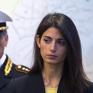 Roma, Raggi penultima nella classifica di gradimento dei sindaci. E le opposizioni attaccano: "Bluff M5S"