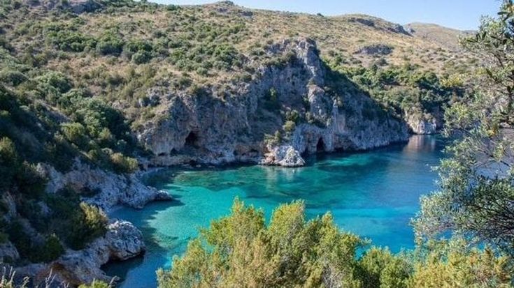 “A Baia degli Infreschi attracchi per ricchi”. La denuncia dell’associazione Prodicons