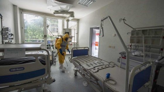 Toscana coronavirus, si sfiora quota diecimila positivi e la curva torna a salire: +35 in 24 ore. Ma a Firenze primo giorno a contagi 0