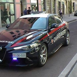 Torino, il litigio fra due conviventi finisce a coltellate