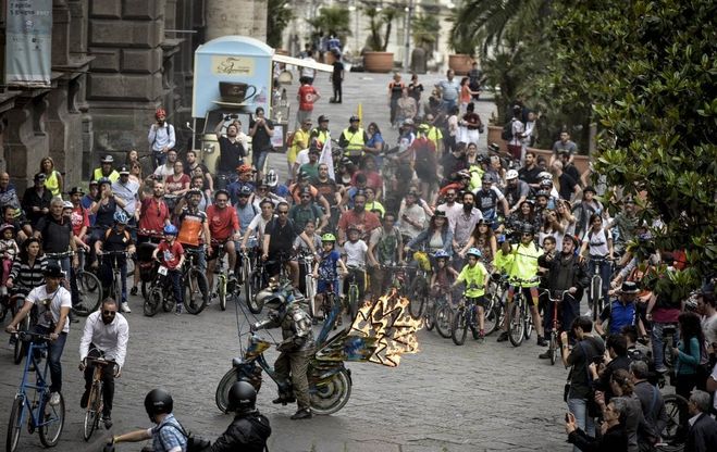 Una bici con le ali per il Napoli Bike festival
