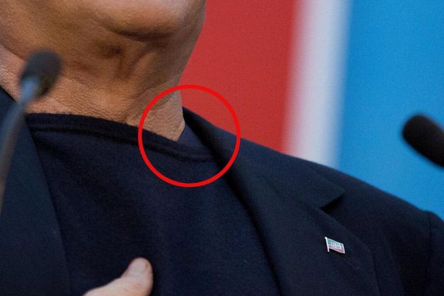 Huffington Post: "Berlusconi indossava il giubbotto antiproiettile". O una tuta?