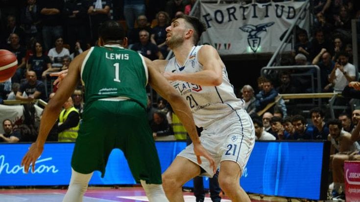 Sorokas trascina la Effe, Avellino liquidata al PalaDozza 71-62