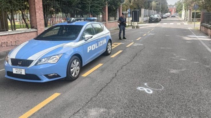 Investita mentre attraversa la strada in bici a San Giovanni in Persiceto: 72 enne in prognosi riservata