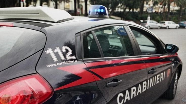 Prato, accoltella il compagno della figlia e avvelena la moglie: arrestato