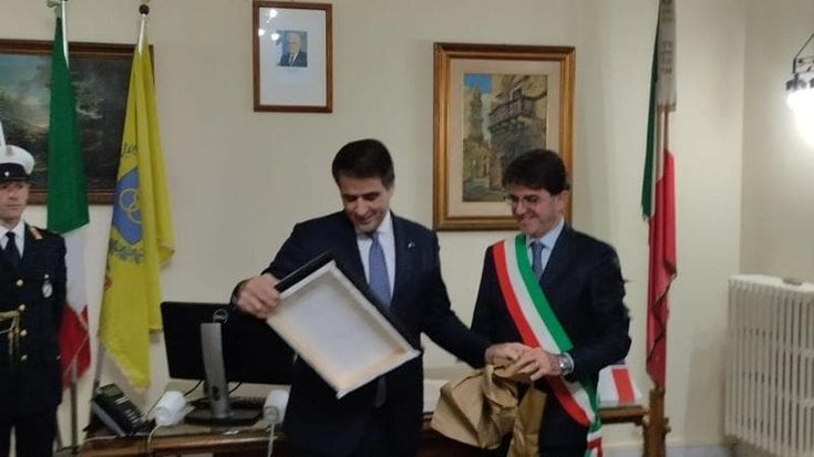 La festa di Maglie per Fitto vicepresidente Ue. La prima tappa in municipio: "È un ritorno a casa"