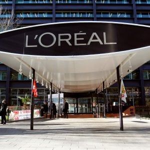 L'Oreal si prende un pezzo di Valeant