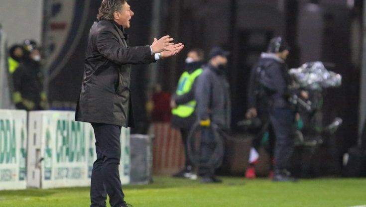 Cagliari, Mazzarri: "Ci manca un rigore. Negli spogliatoi ho sfondato tre porte"