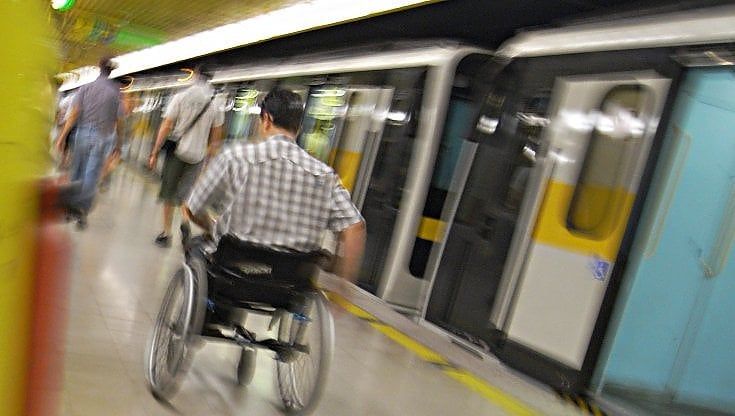 Invalidità, stop all'assegno per il disabile non grave che ha un lavoretto