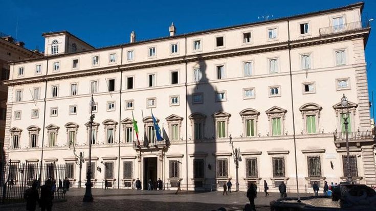 Carburanti, taglio sulle accise prorogato fino al 5 settembre. Risorse dai big dell’energia