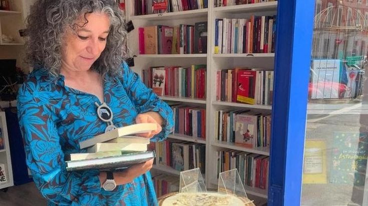 “Svuota la vetrina”, l’iniziativa per salvare le piccole librerie dopo il caso della Hoepli. In zona Farini un altro episodio di acquisti in blocco