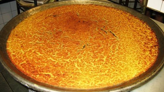 Focacce, fritti e forni d’autore: lo street food tra i vicoli di Genova