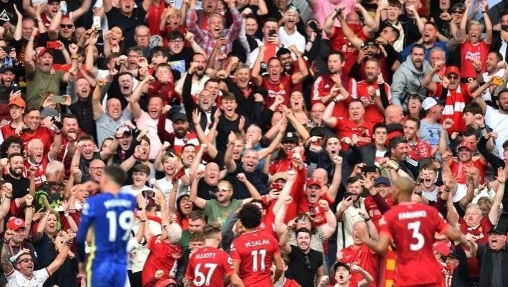Posti in piedi allo stadio? L'Uefa ora ci pensa