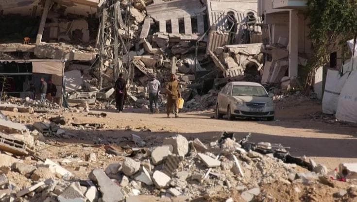 Raid israeliano colpisce un edificio a Gaza: 5 morti