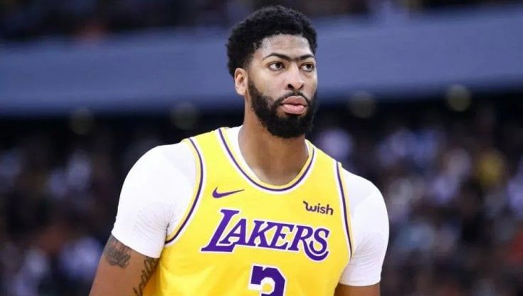 Basket Nba, Anthony Davis resta ai Lakers: 190 milioni in cinque anni