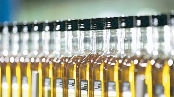 Olio, si cerca il contenitore giusto