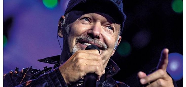 Vasco Rossi, tirata su Facebook contro i "social mentecatti" 