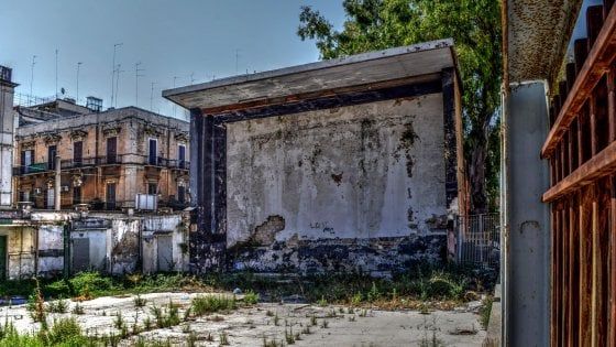 Bari, il vecchio cinema all’aperto diventa un maxi parcheggio: centinaia di posti auto nell'ex Arena Giardino 