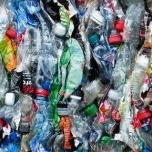 Italiani ambientalisti: il 54% è favorevole alla plastic tax