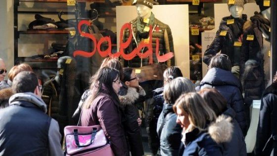 Bologna, troppe parolacce in pausa pranzo, la Cassazione: "Giusto licenziare commessa"