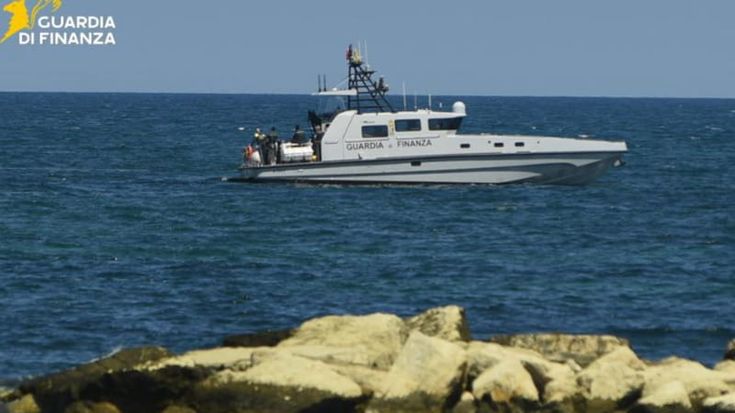 A Giovinazzo turista francese si tuffa dalla barca e rischia di annegare: nuovo salvataggio in mare