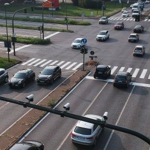 T-red, l'ombra del ricorso sui nuovi semafori con telecamere di Torino: "Non sono omologati"