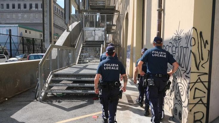 Genova, accampamento ed abbandono. Oltre la Darsena terra di nessuno