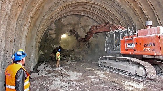 Aumentano gli occupati e calano gli inattivi, ma crescono i contratti a termine