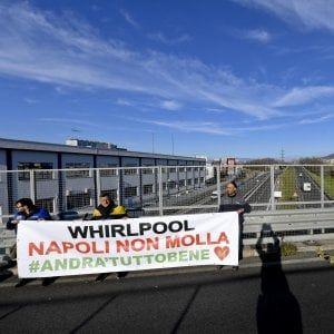  Coronavirus, operai Whirlpool donano al Cotugno 5euro dalla busta paga