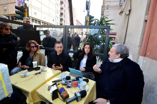 Legge elettorale, i candidati ne discutono al bar