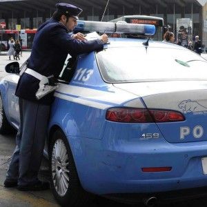 Costringevano la figlia 12enne a prostituirsi: tre arresti