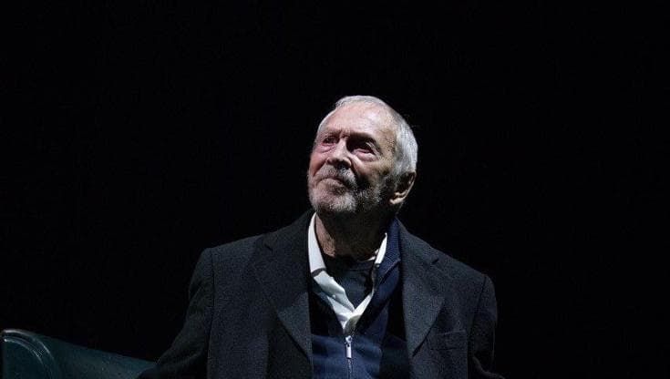 Umberto Orsini da stasera al Diana: “Il teatro è sogno e fa passare i malanni”
