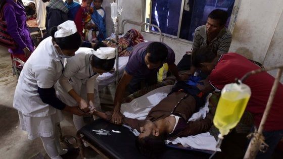 Liquore adulterato con il metanolo antigelo: almeno 140 morti in India, molte sono donne