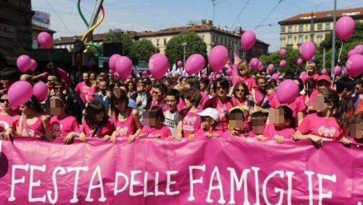 I figli delle coppie di fatto devono avere gli stessi diritti in tutta Europa: è scontro al Senato
