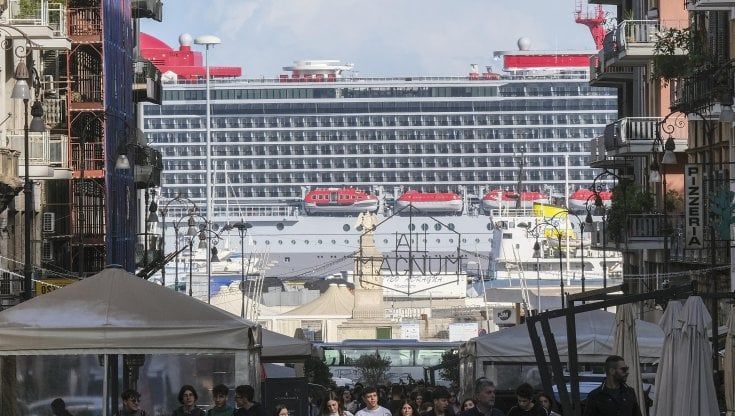 Virgin paga, dopo cinque mesi salpa dal porto la Resilient Lady