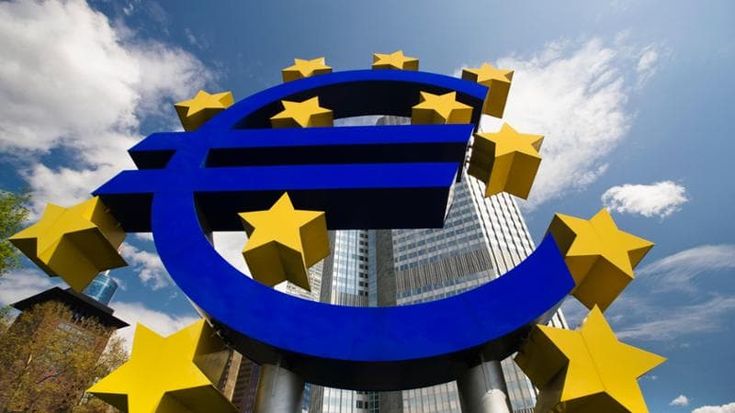 Tassi d'interesse, in attesa della decisione della Bce: le riflessioni degli analisti