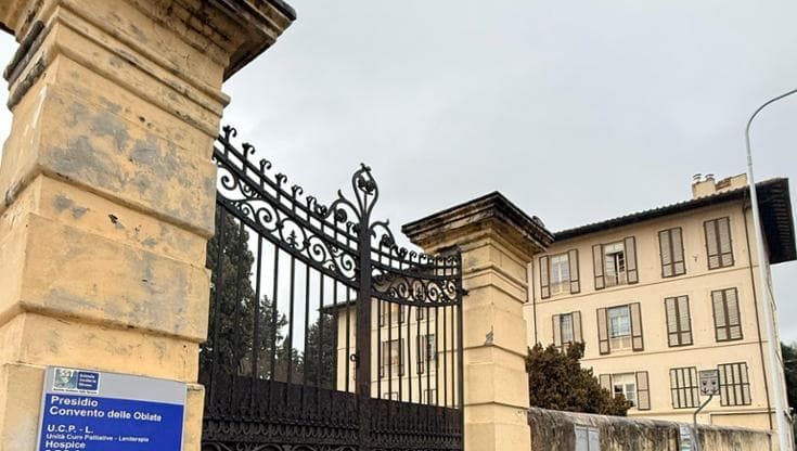 Firenze, notte di terrore in psichiatria: operatrice malmenata, vigilante in ostaggio