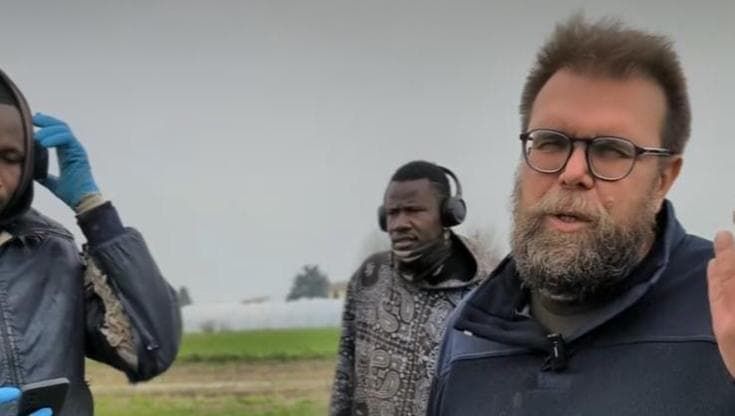 La provocazione dell’imprenditore: “Cerco casa per i miei operai, non sono biondi ma garantisco io”