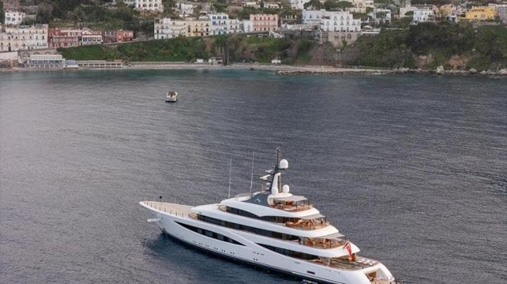 Capri, raccolta differenziata per le barche in rada: "Riduciamo l'impatto ambientale del turismo"