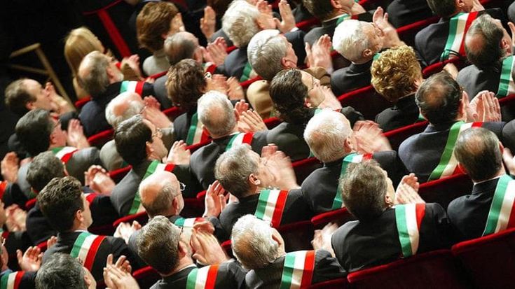Salerno, eutanasia politica del Pd: scompare per far vincere De Luca