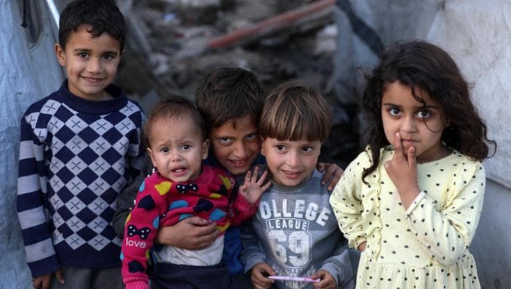 Unicef quasi metà dei 2,4 miliardi di bambini esposti a shock climatici