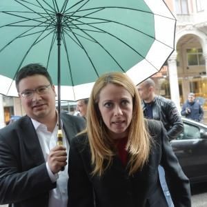 Meloni: "Provo pena per chi ha votato a sinistra..."