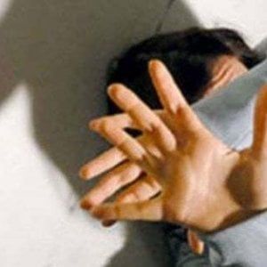 Catania, picchia la moglie e il figlioletto chiama la polizia