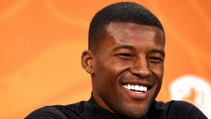 Razzismo, la sfida di Wijnaldum agli ungheresi: fascia arcobaleno e minaccia di uscire dal campo