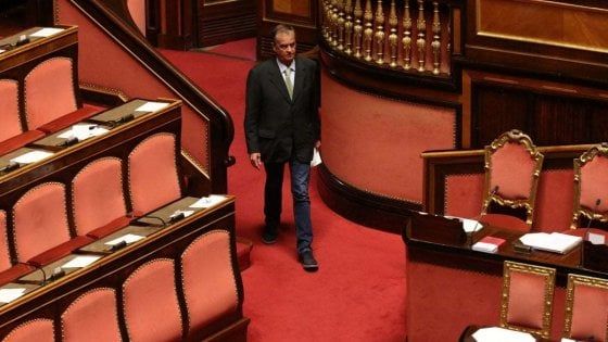 Dl elezioni, pasticcio al Senato. Tutto da rifare: domani ci sarà un nuovo voto di fiducia 